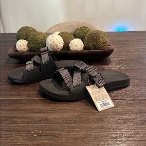 Chaco Chillo Slides NWT